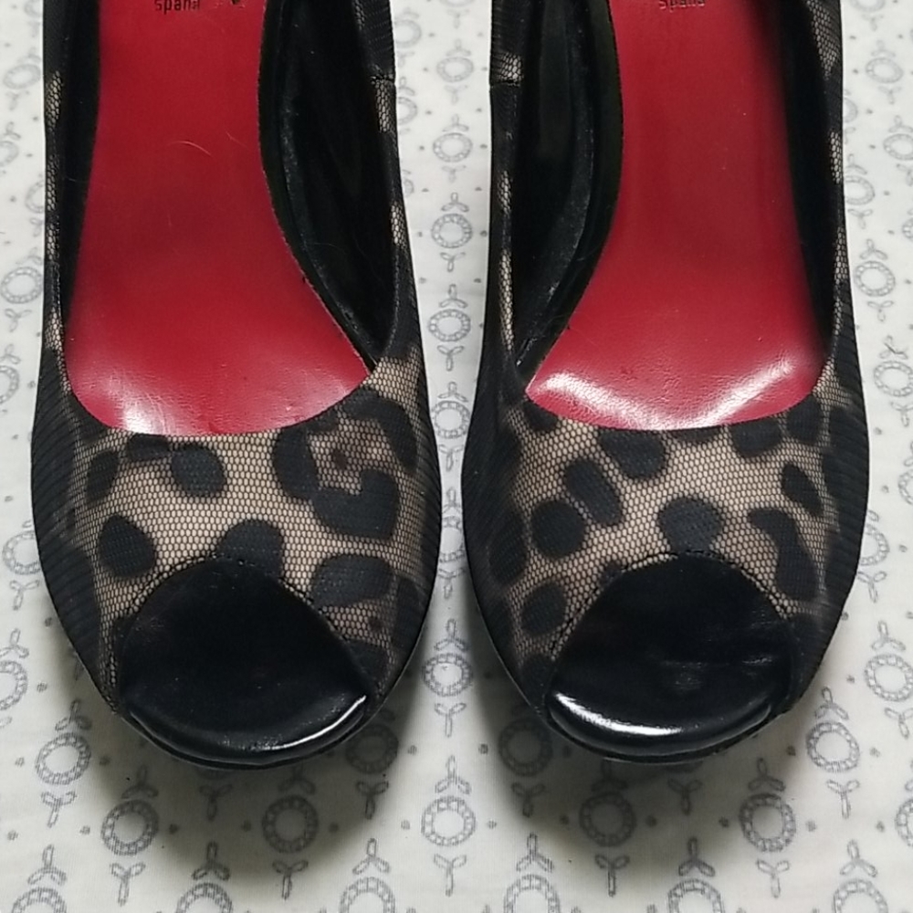Moda International Animal Print Peep Toe Heels - Picture 3 of 8
